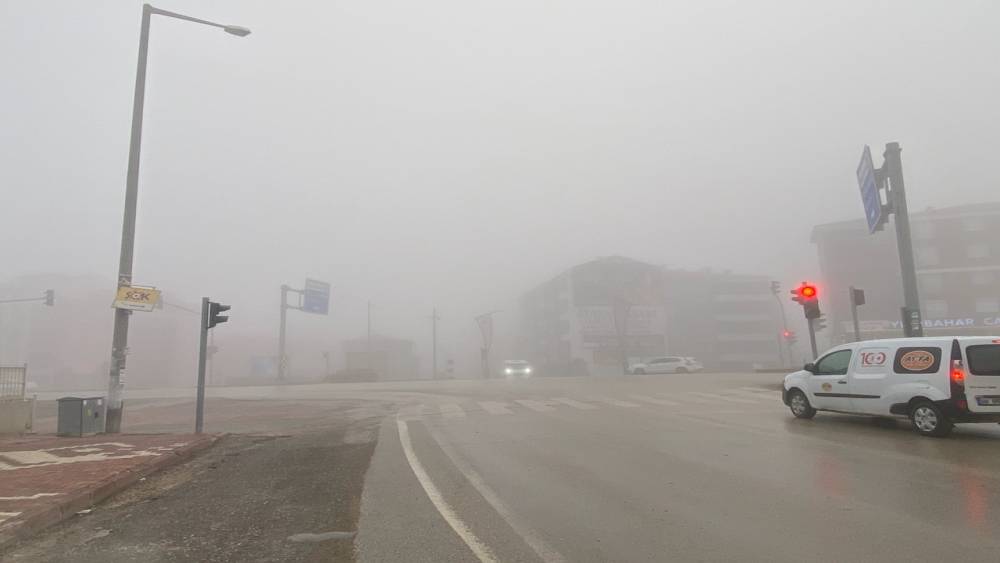 Kulu’da yoğun sis ve gizli buzlanma hayatı olumsuz etkiliyor
