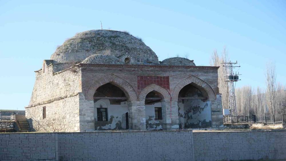 Tarihi Anadolu Selçuklu Camii yenileniyor
