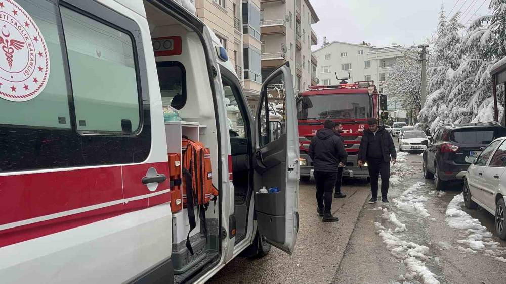 Aksaray’da öğretmenevinde yangın paniği
