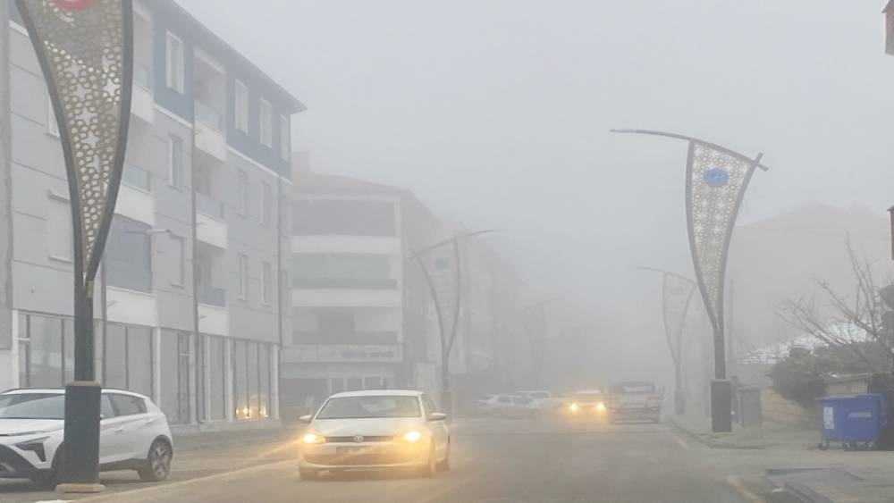 Kulu’da yoğun sis etkili oluyor
