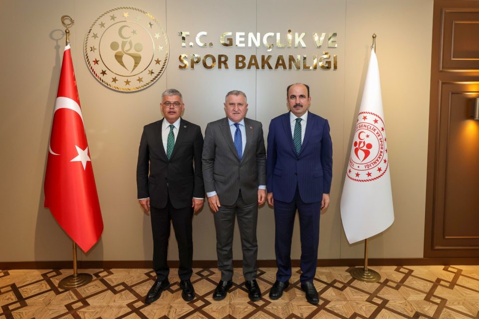 Ömer Atiker'den Ankara'da Kritik Ziyaretler: Bakan Bak ve Milletvekili Altunyaldız ile Buluştu
