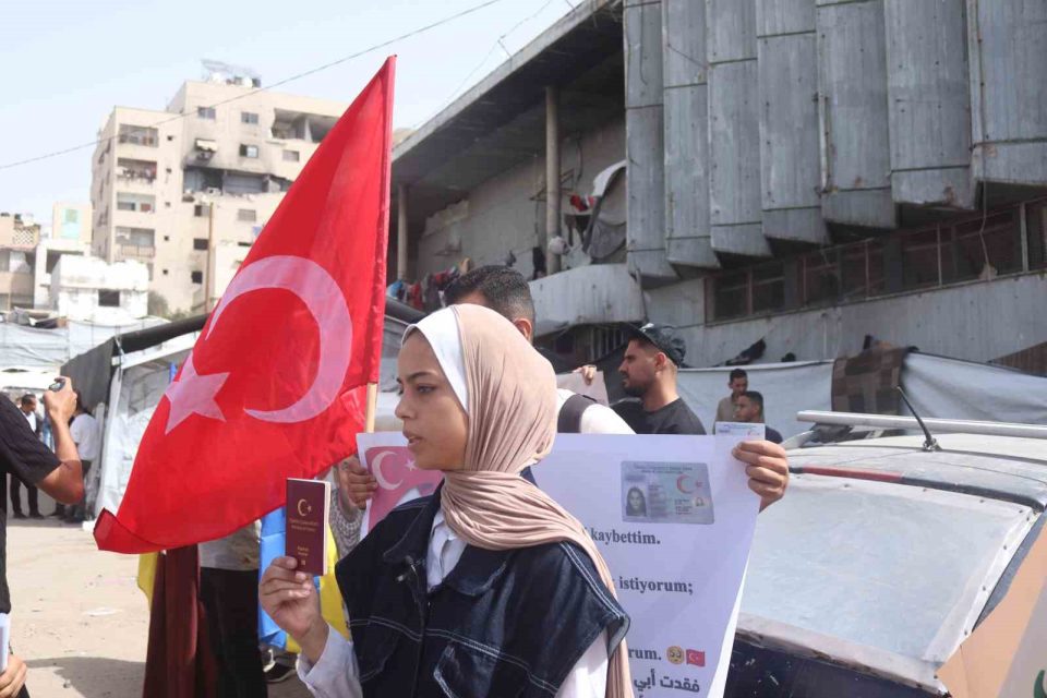 Gazze’deki Türk vatandaşlarından Türkiye’ye tahliye çağrısı