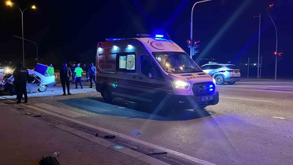Konya’da iki otomobil çarpıştı: 5 yaralı