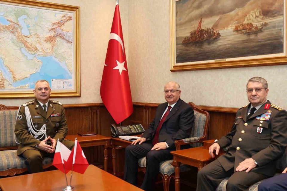 Milli Savunma Bakanı Yaşar Güler, Polonyalı Mevkidaşı Orgeneral Kukula ile Görüştü