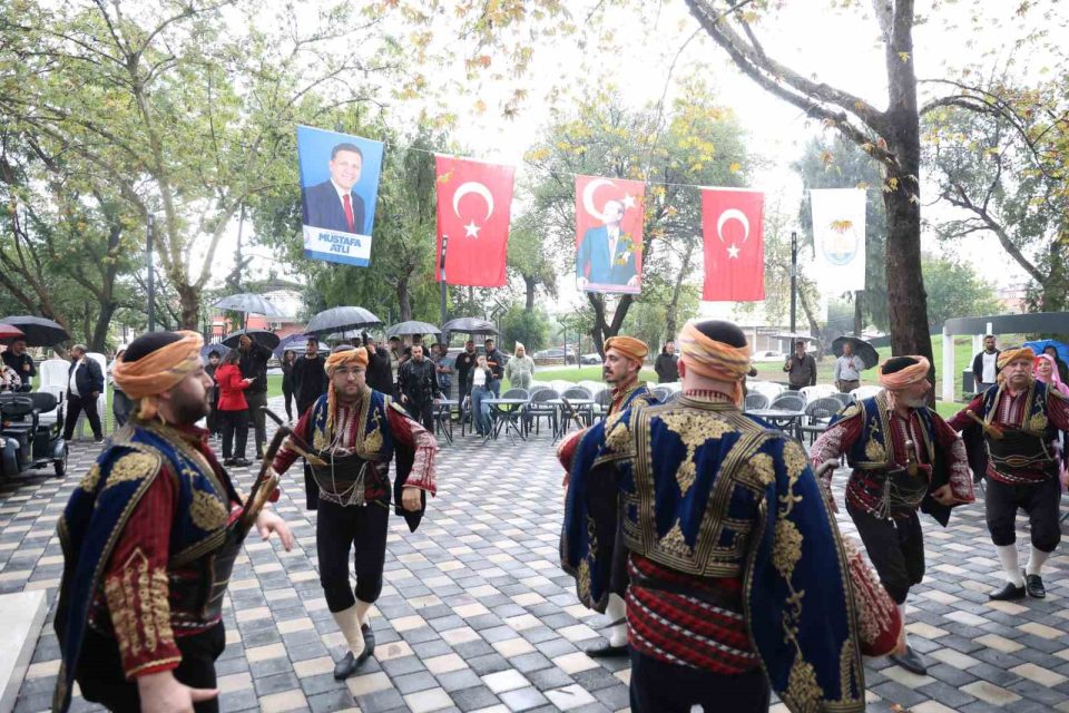 Kozan’da 10. İsmet Atlı Karakucak Güreşleri yağmura rağmen kortej yürüyüşüyle başladı