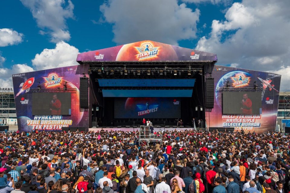 TEKNOFEST alanında ziyaretçiler (arşiv görseli)