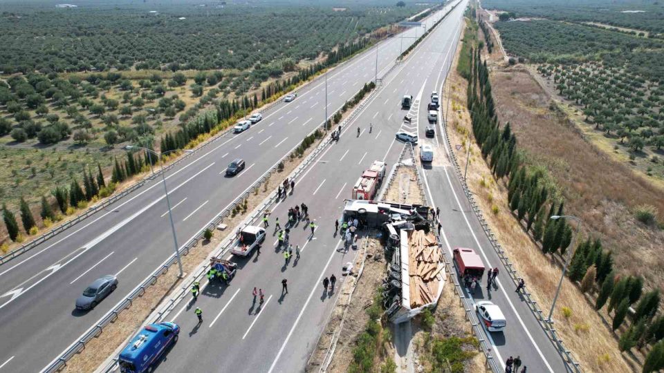 Akhisar’daki otobüs kazasında hayatını kaybeden Zülfinaz Tosun, Ereğli’de toprağa verildi
