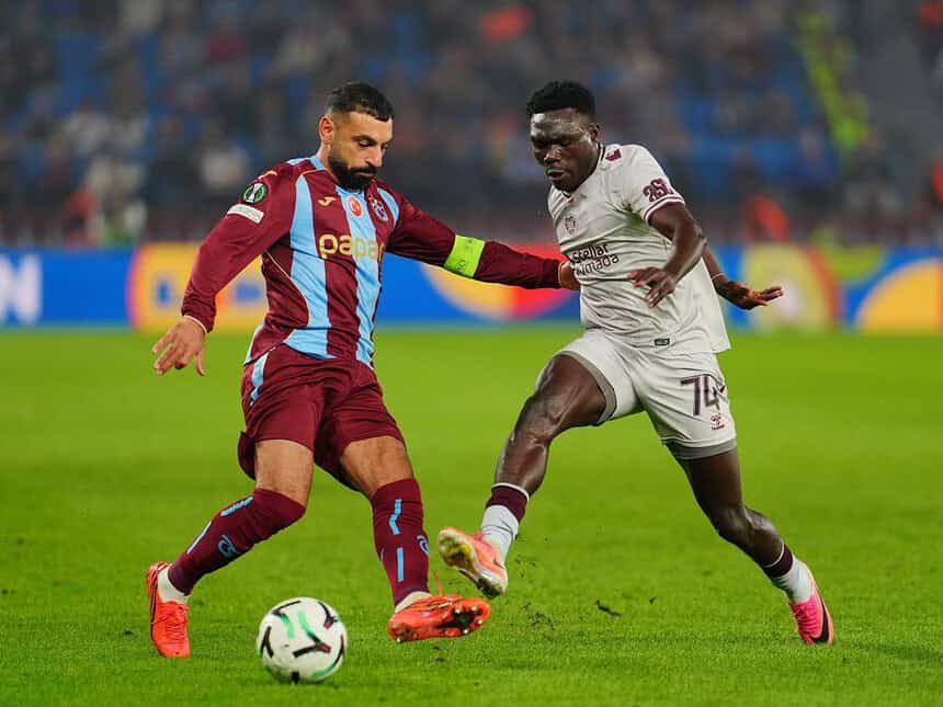 Trabzonspor sahasında Hearts'ı iki golle geçti