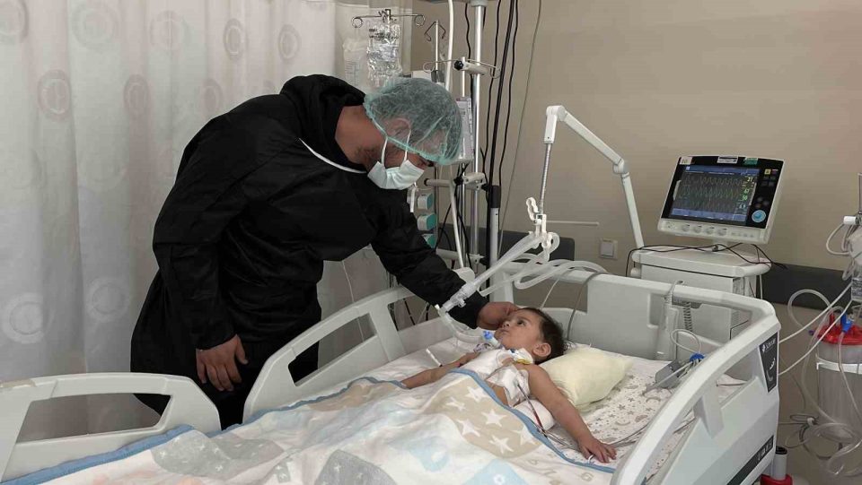 Konya’da 1 yaşındaki bebeğin akciğerinden ceviz çıktı