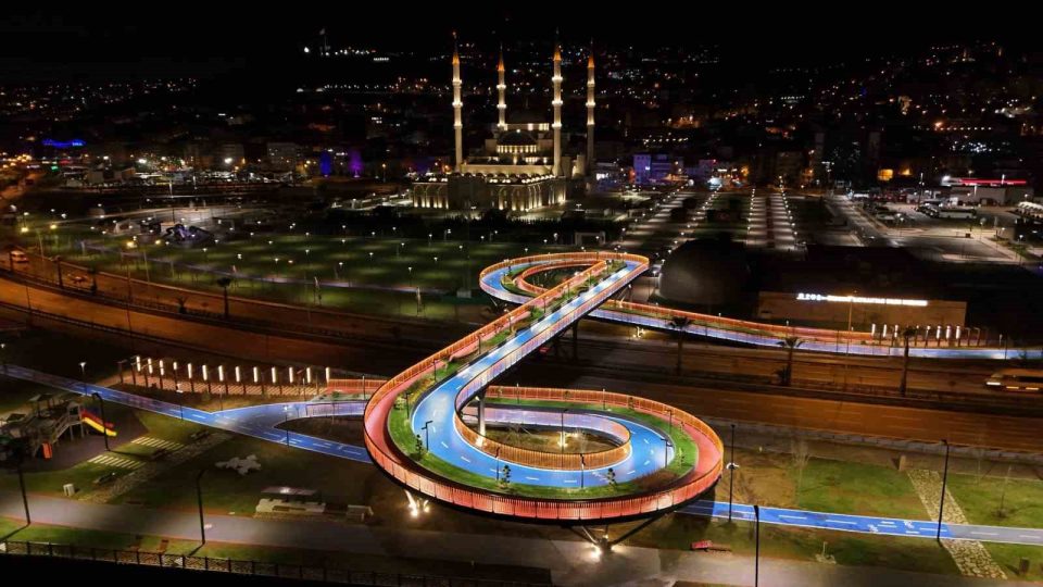 Karayolu ve Demiryolu Ağında 21 Ekolojik Köprü İnşa Edildi