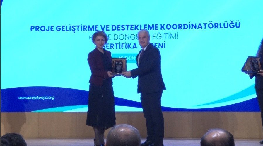 Konya’da "Proje Döngüsü Yönetimi ve Uygulamalı Proje Yazma Eğitimi" sertifika töreni düzenlendi