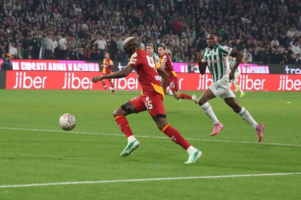 Trendyol Süper Lig: Konyaspor: 0 - Galatasaray: 2 (İlk yarı)
