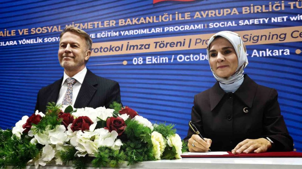 Bakan Göktaş: "Ailelerin gıda, barınma eğitim gibi temel ihtiyaçlarına destek olmayı sürdüreceğiz"