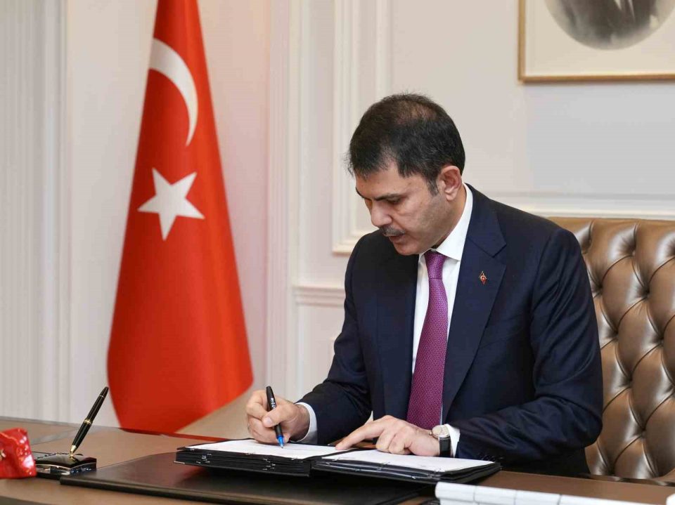 Bakan Kurum, yeni evine taşınan Hataylı depremzede Artun’un görüntülerini paylaştı