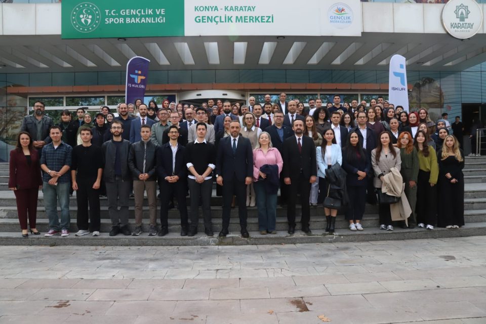 Konya'da Gençlerle İş Dünyası Buluştu: İstihdam ve Kariyer Masaya Yatırıldı