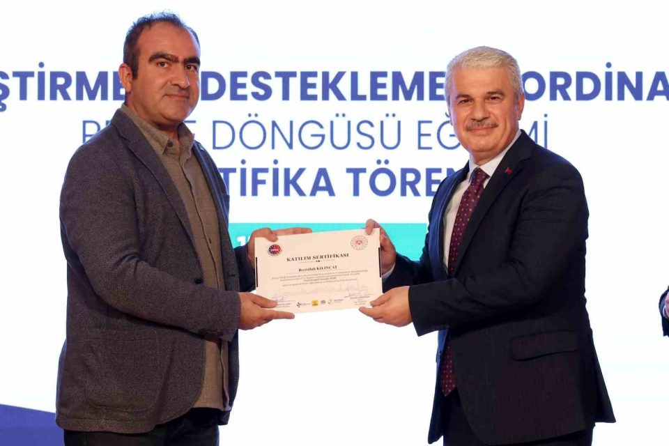 Konya’da "Proje Döngüsü Yönetimi ve Uygulamalı Proje Yazma Eğitimi" sertifika töreni düzenlendi