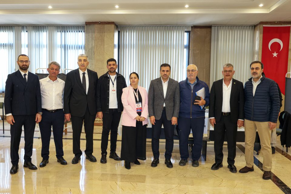 Konya Ticaret Borsası seçimlerin Hüseyin Çevik'e başarılar diledik