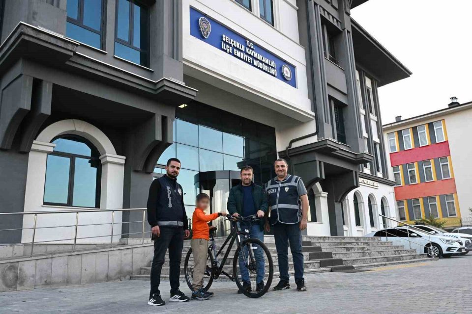 Konya’da polis ekiplerinden çalıntı bisiklet operasyonu: 8 tutuklama