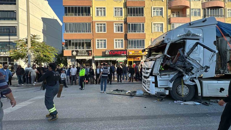Kulu’da zincirleme trafik kazası: 1 yaralı