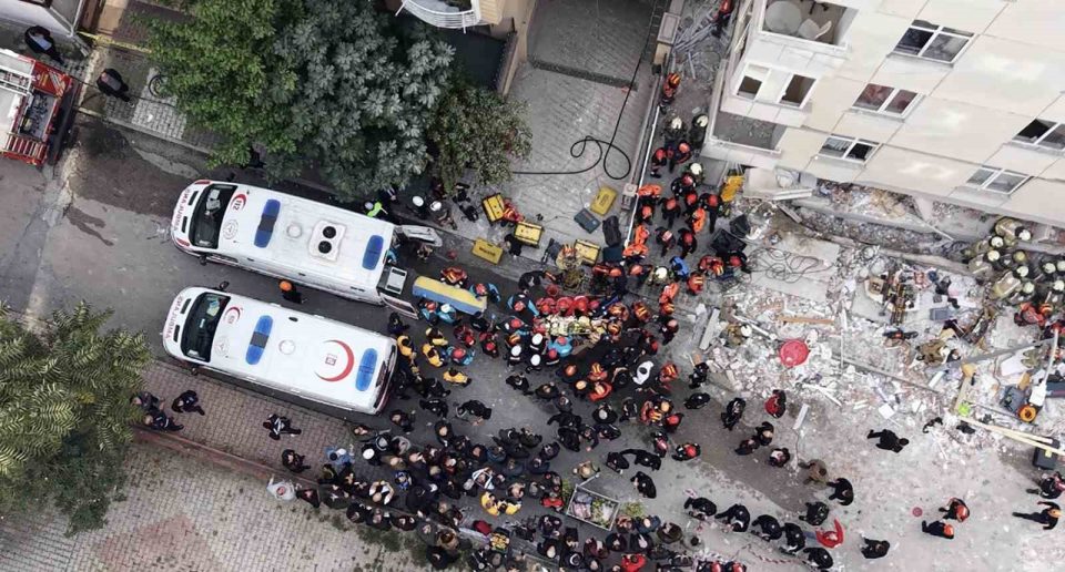 İçişleri Bakanı Mustafa Çiftçi: "İstanbul Maltepe’de yürütülen arama kurtarma çalışmaları sonucunda enkazdan çıkarılan vatandaşlarımızın sayısı 11’e yükseldi. Maalesef vatandaşlarımızdan biri hayatını kaybetti. Vefat eden vatandaşımıza Allah’tan rahmet, a