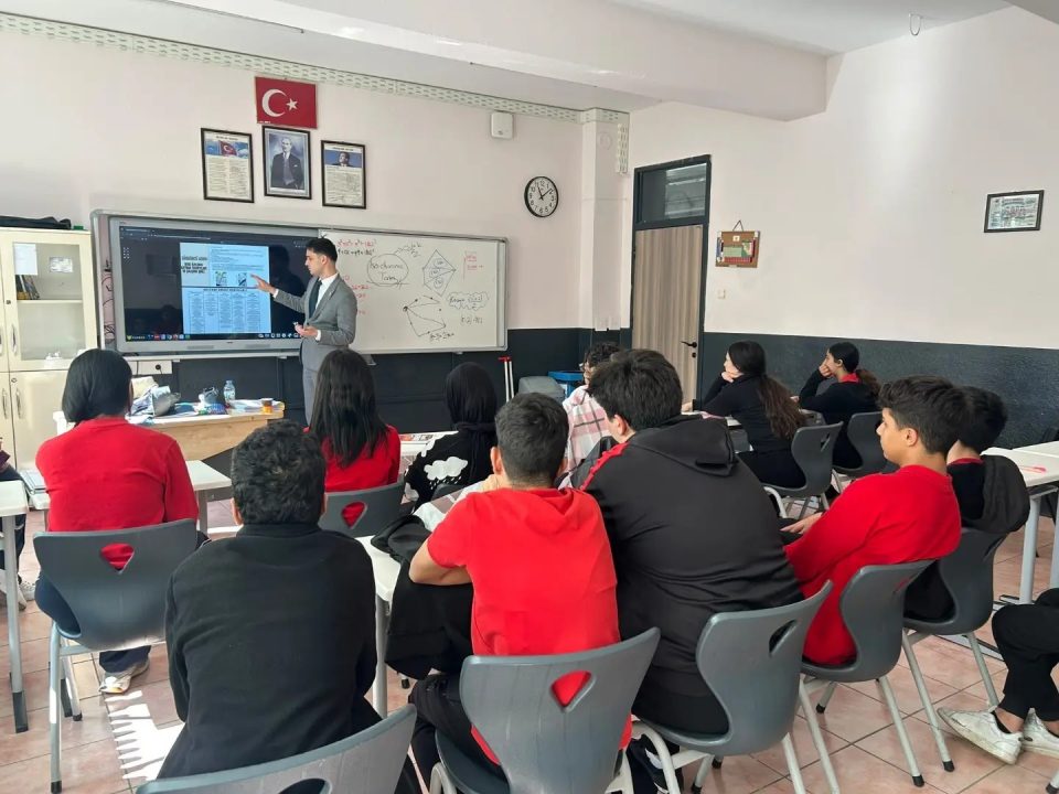 Yalıhüyük’te öğrencilere sınav süreçlerinde motivasyon ve planlama eğitimi verildi