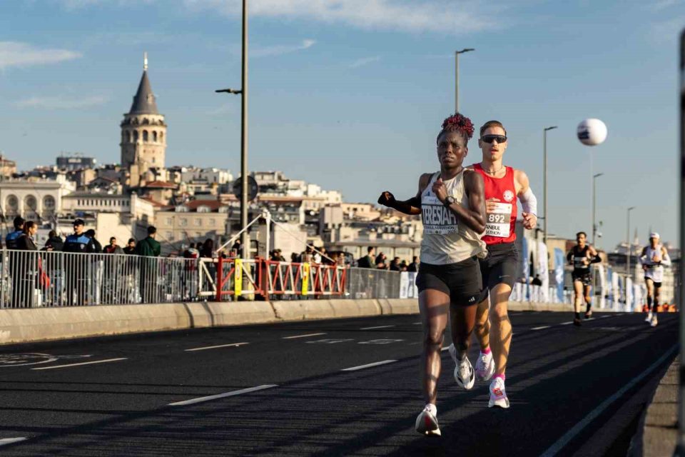 Şampiyon atletler yeniden İstanbul’da