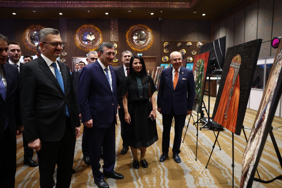 Ankara'da Tarihi Türk Dünyası Zirvesi: İletişim Masası Kuruldu, Kritik Çağrılar Geldi!
