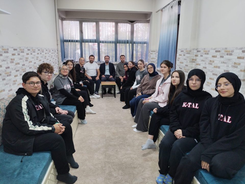 Anadolu Mektebi Yazar Okumaları Programı Yeni Eğitim Öğretim Yılında da Sürüyor