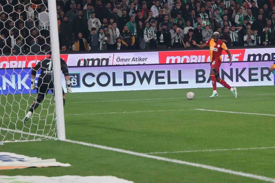 Trendyol Süper Lig: Konyaspor: 0 - Galatasaray: 2 (İlk yarı)