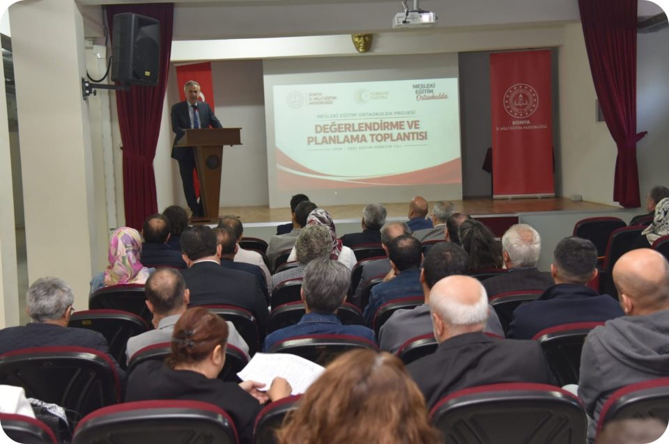İL MİLLÎ EĞİTİM MÜDÜRÜMÜZ MURAT YİĞİT'İN KATILIMIYLA MESLEKİ EĞİTİM ORTAOKULLARDA PROJESİ DEĞERLENDİRME VE PLANLAMA TOPLANTISI GERÇEKLEŞTİRİLDİ